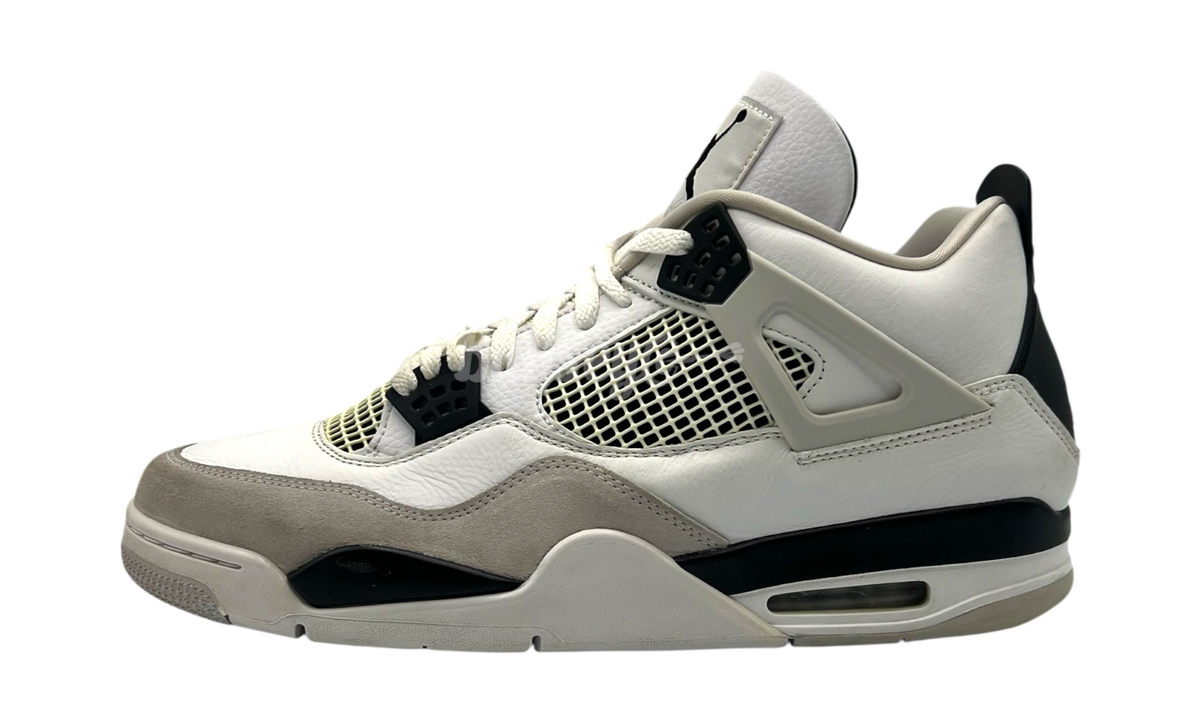 Air Jordan 4 Retro "Military Black" (PreOwned)