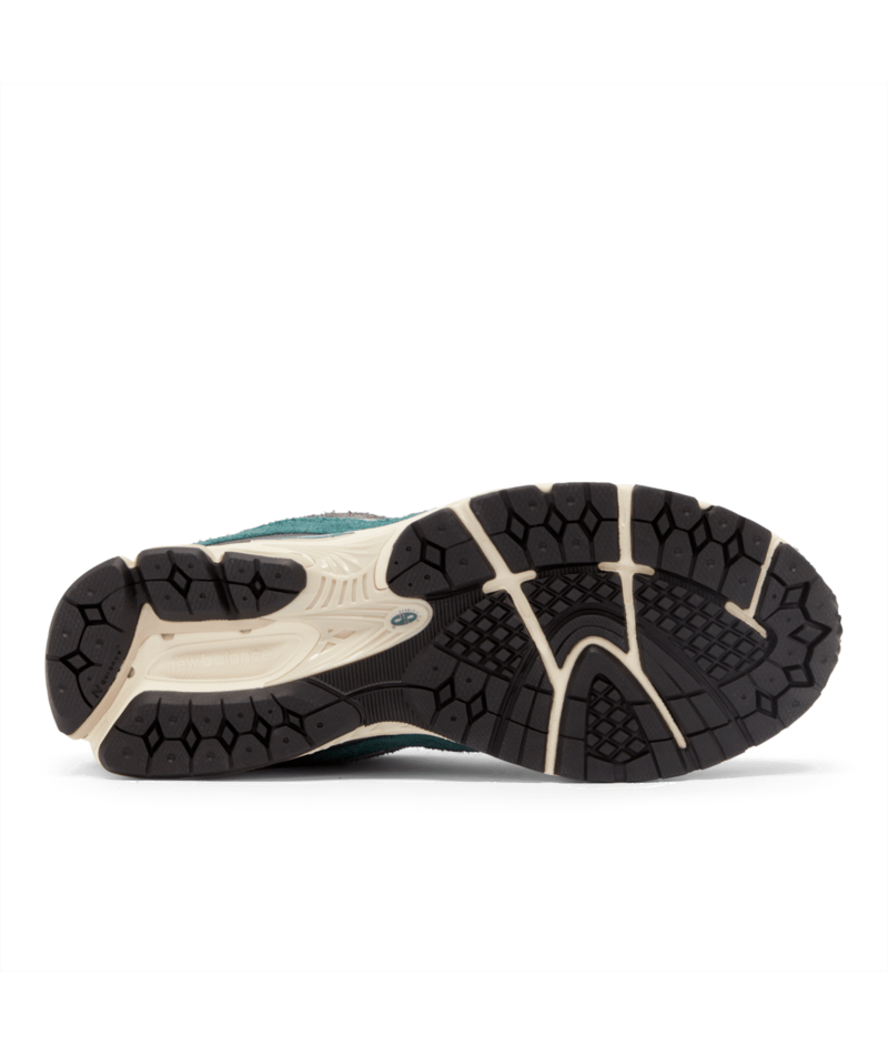 New Balance 2002R "New Spruce Magnet" - Men's