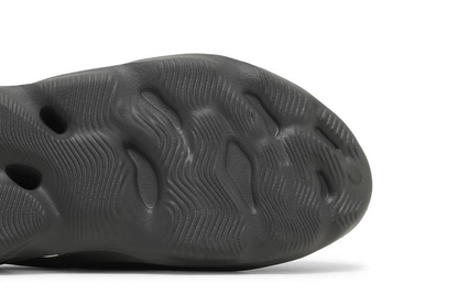 adidas Yeezy Foam RNR Carbon