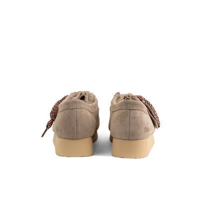 CLARKS WALLABEE - SAND SUEDE