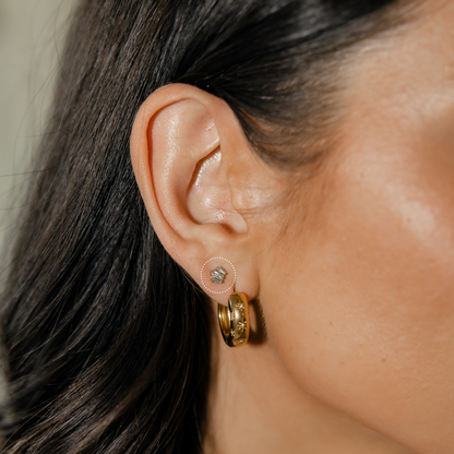Regal Romance Flat Back Stud